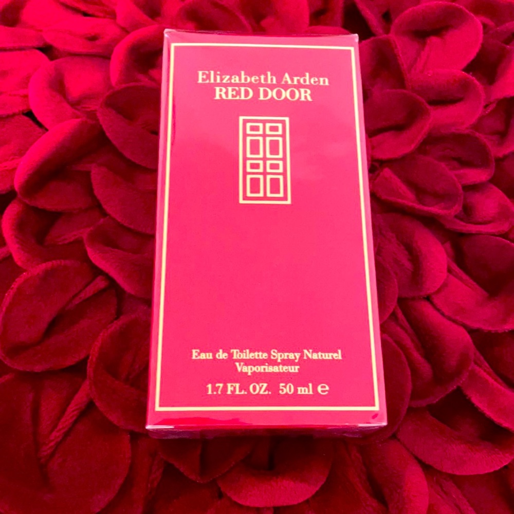 ELIZABETH ARDEN RED DOOR